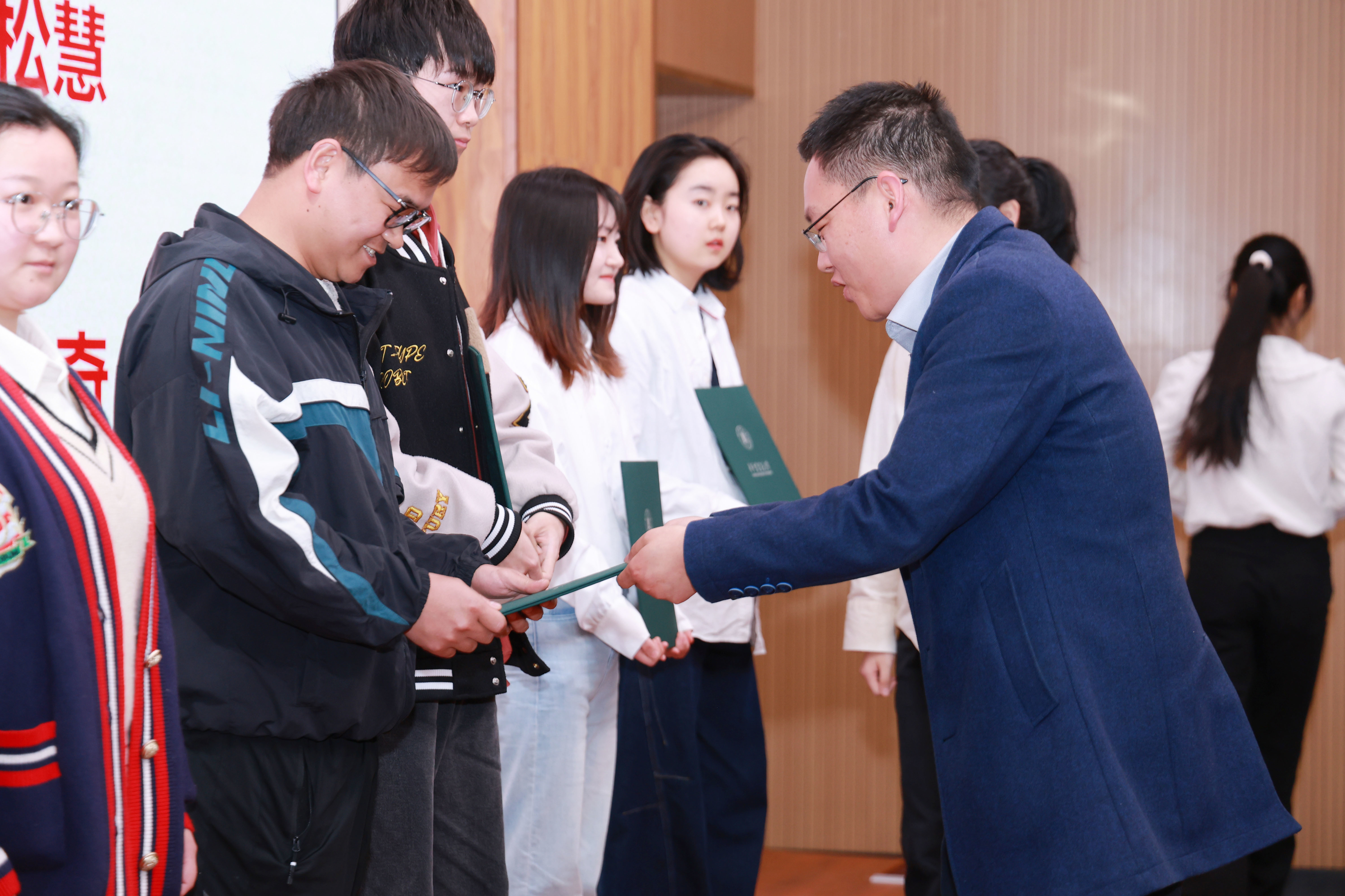 RT电子天行健奖学金颁奖特辑 | 以科技守护碧水，育青年创新未来